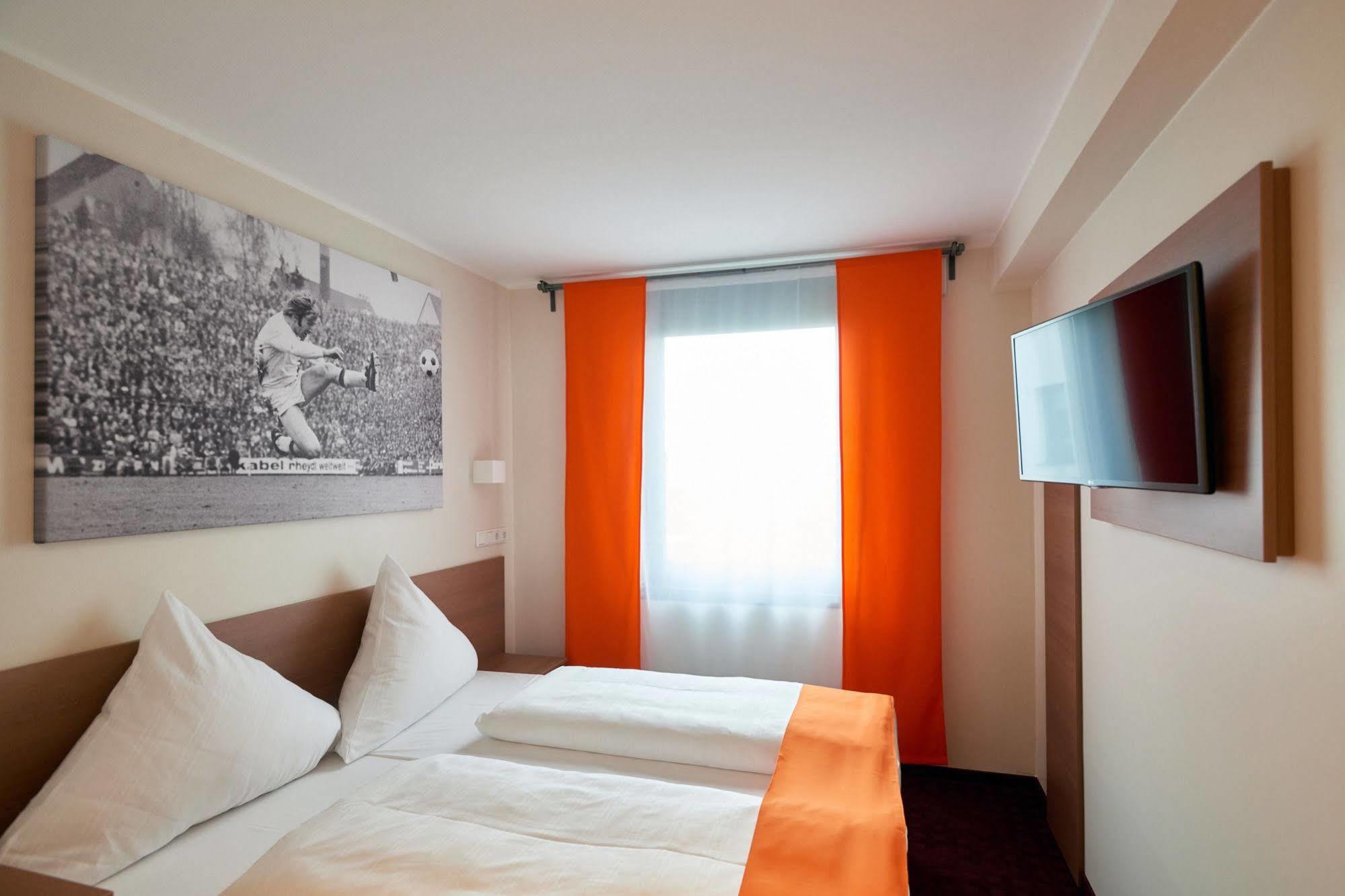 Mcdreams Hotel Moenchengladbach Dış mekan fotoğraf